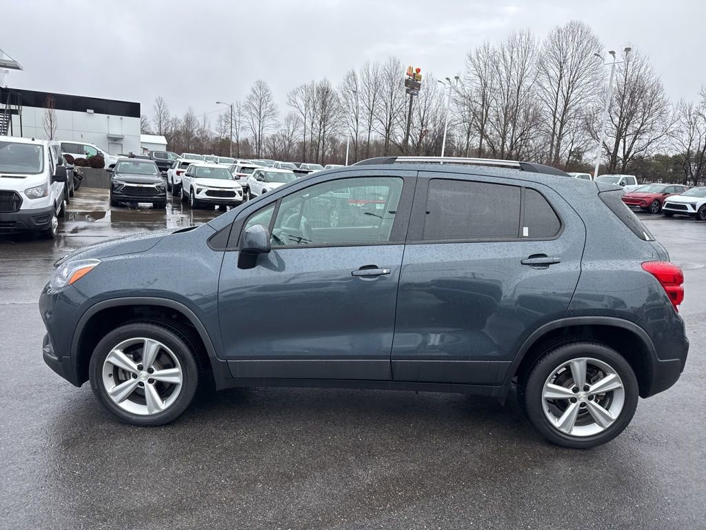 Used 2021 Chevrolet Trax LT AWD/4WD image 2