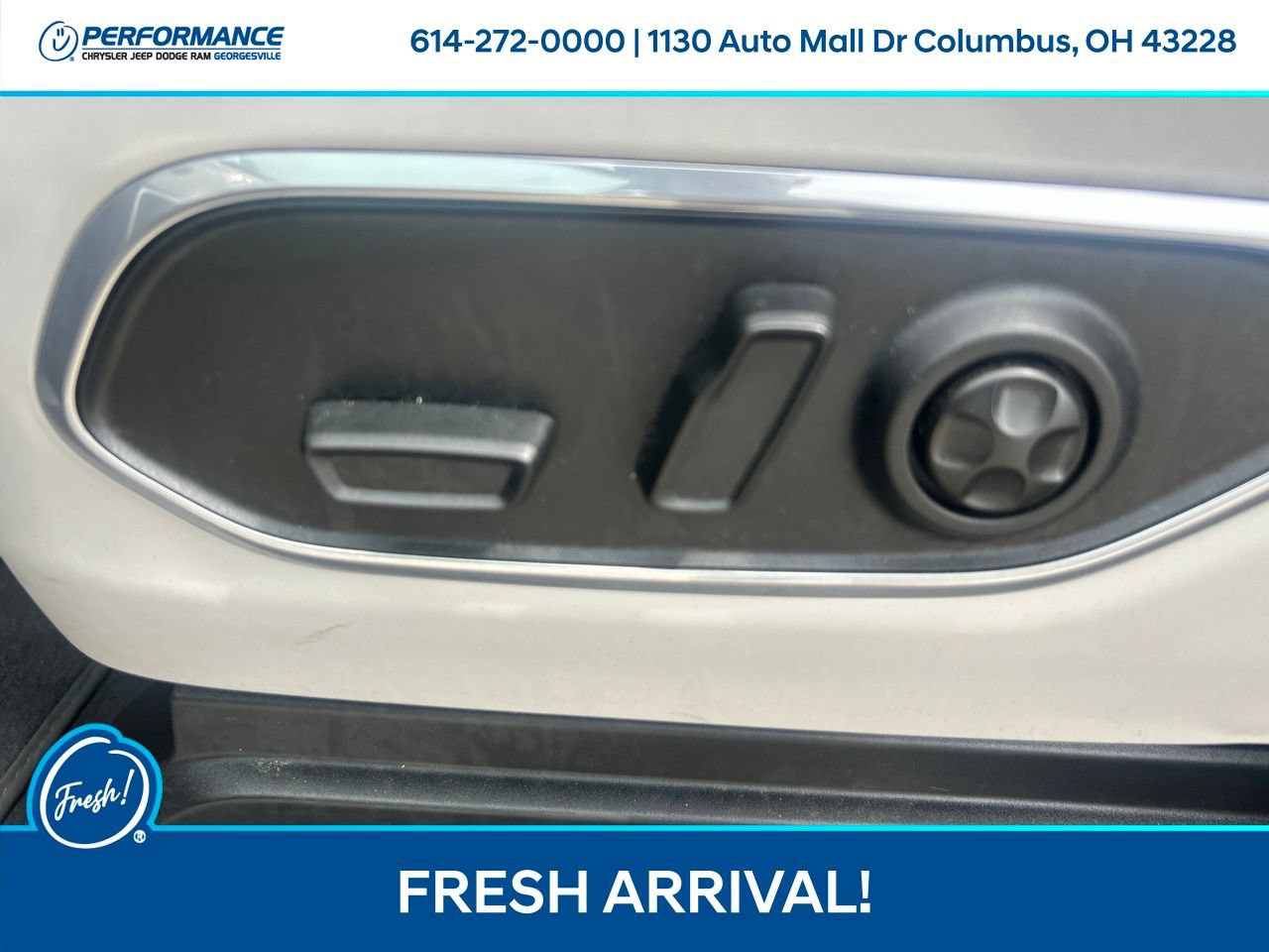 Used 2025 Jeep Wagoneer 4WD image 18