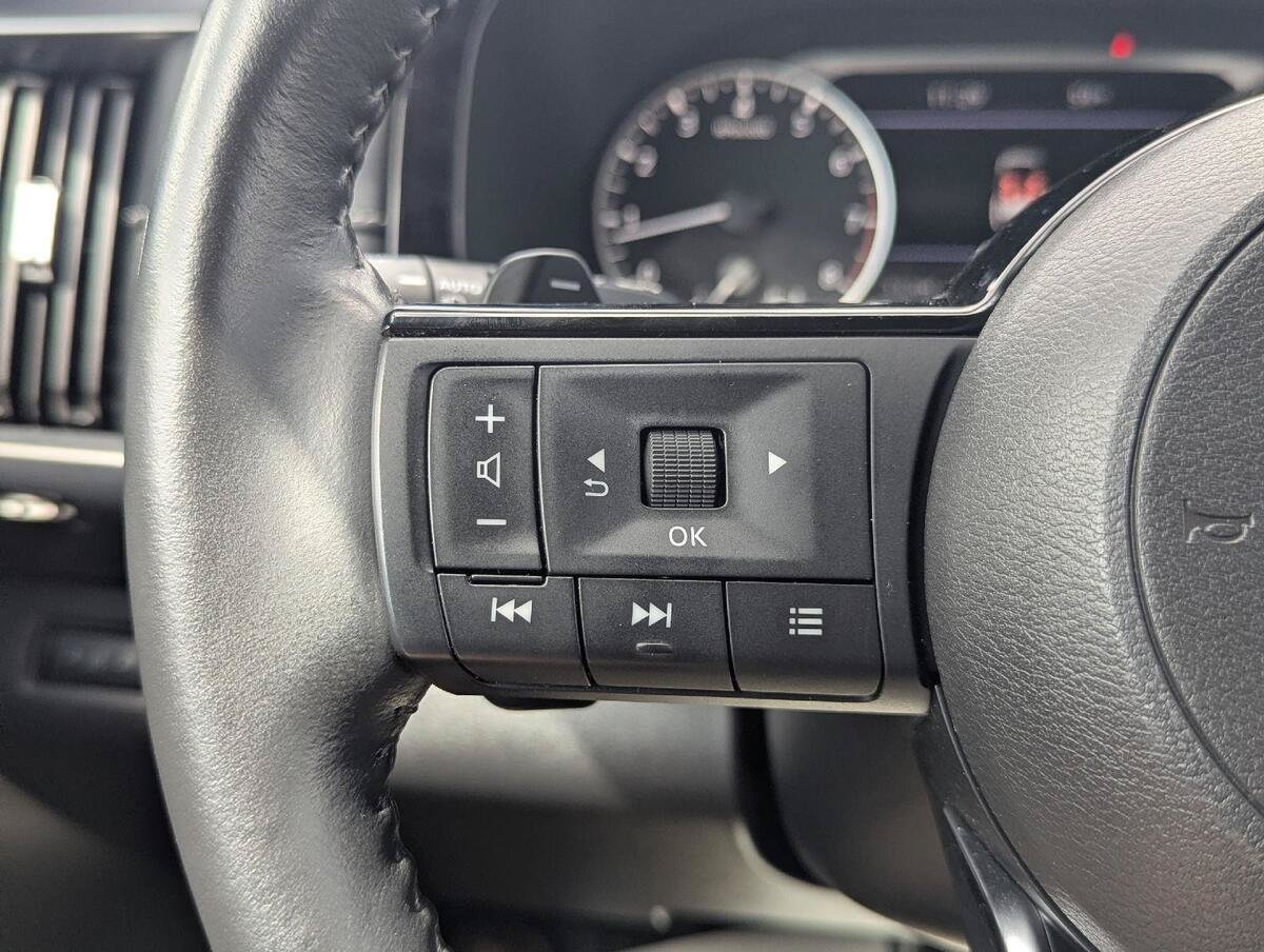 Used 2023 Nissan Pathfinder SL w/ SL Premium Package AWD/4WD image 25