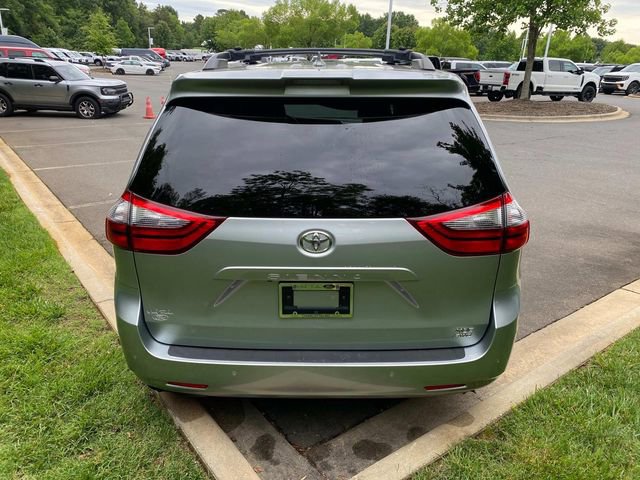 Used 2020 Toyota Sienna XLE w/ XLE Navigation Package AWD/4WD image 32