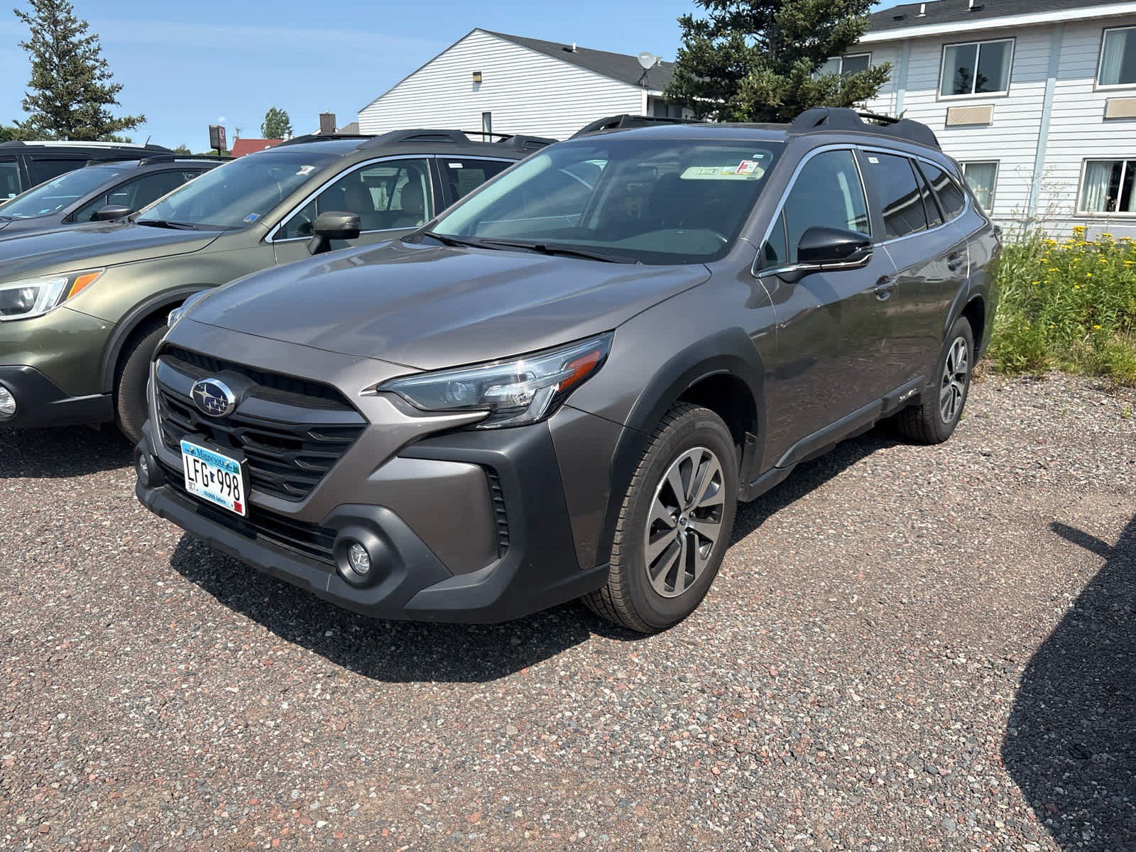 Used 2024 Subaru Outback Premium AWD/4WD image 2