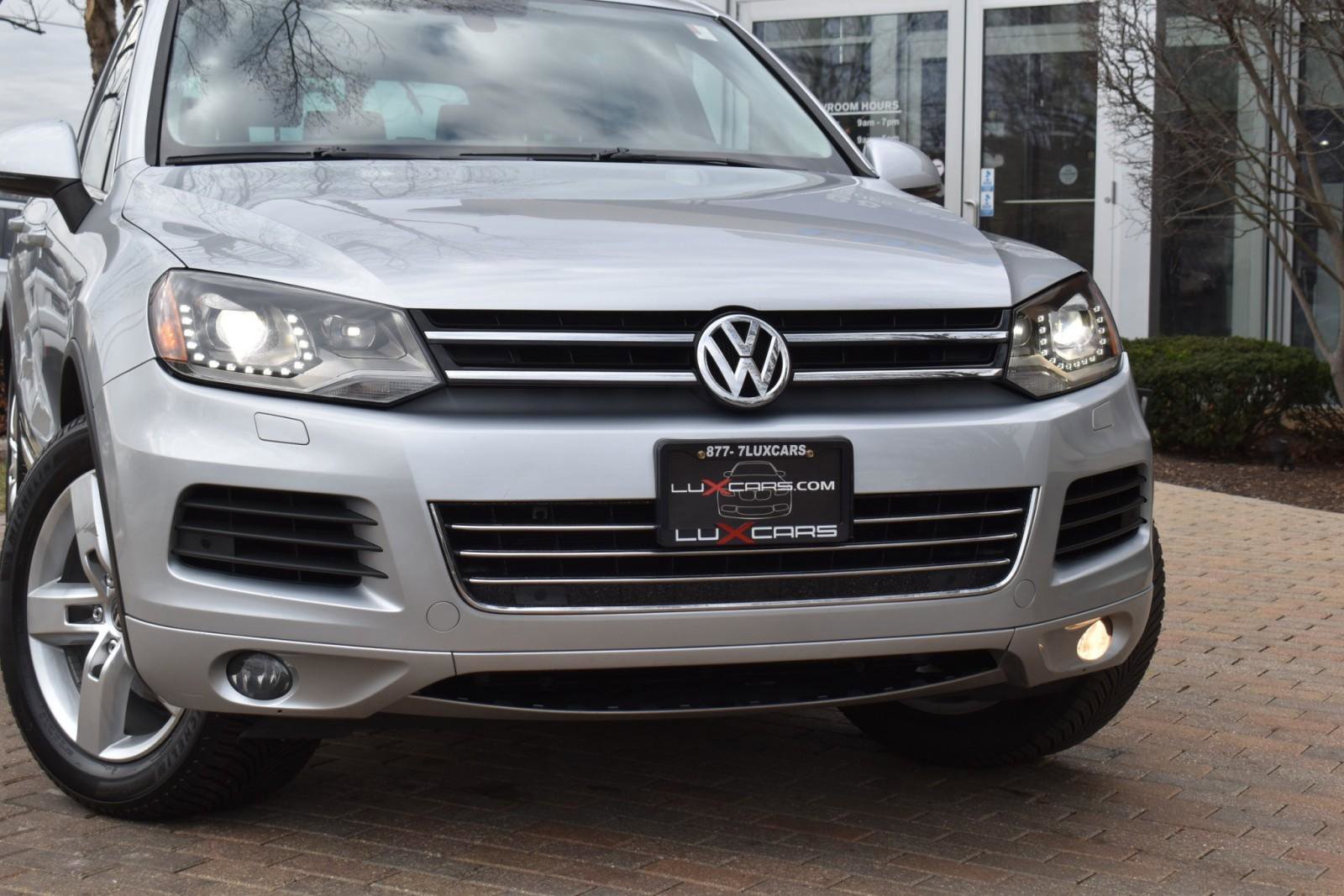 Used 2012 Volkswagen Touareg Sport image 4