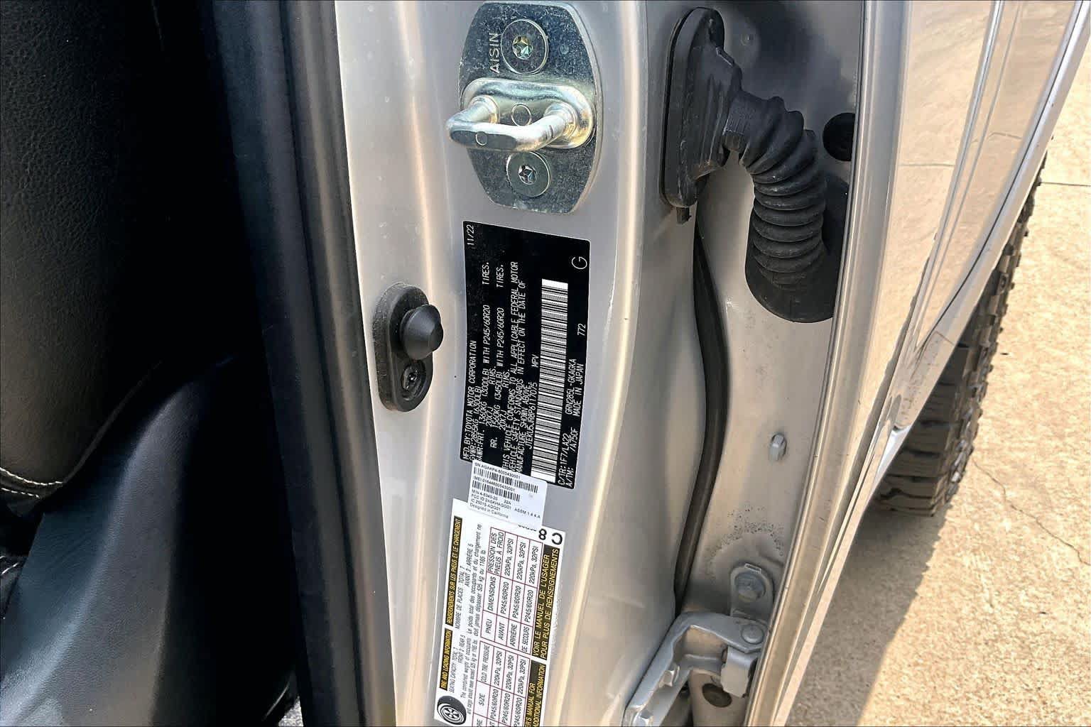 Used 2023 Toyota 4Runner Limited AWD/4WD image 35