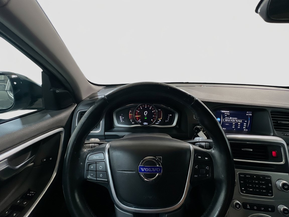 Used 2018 Volvo V60 T5 Cross Country w/ Convenience Package AWD/4WD image 7