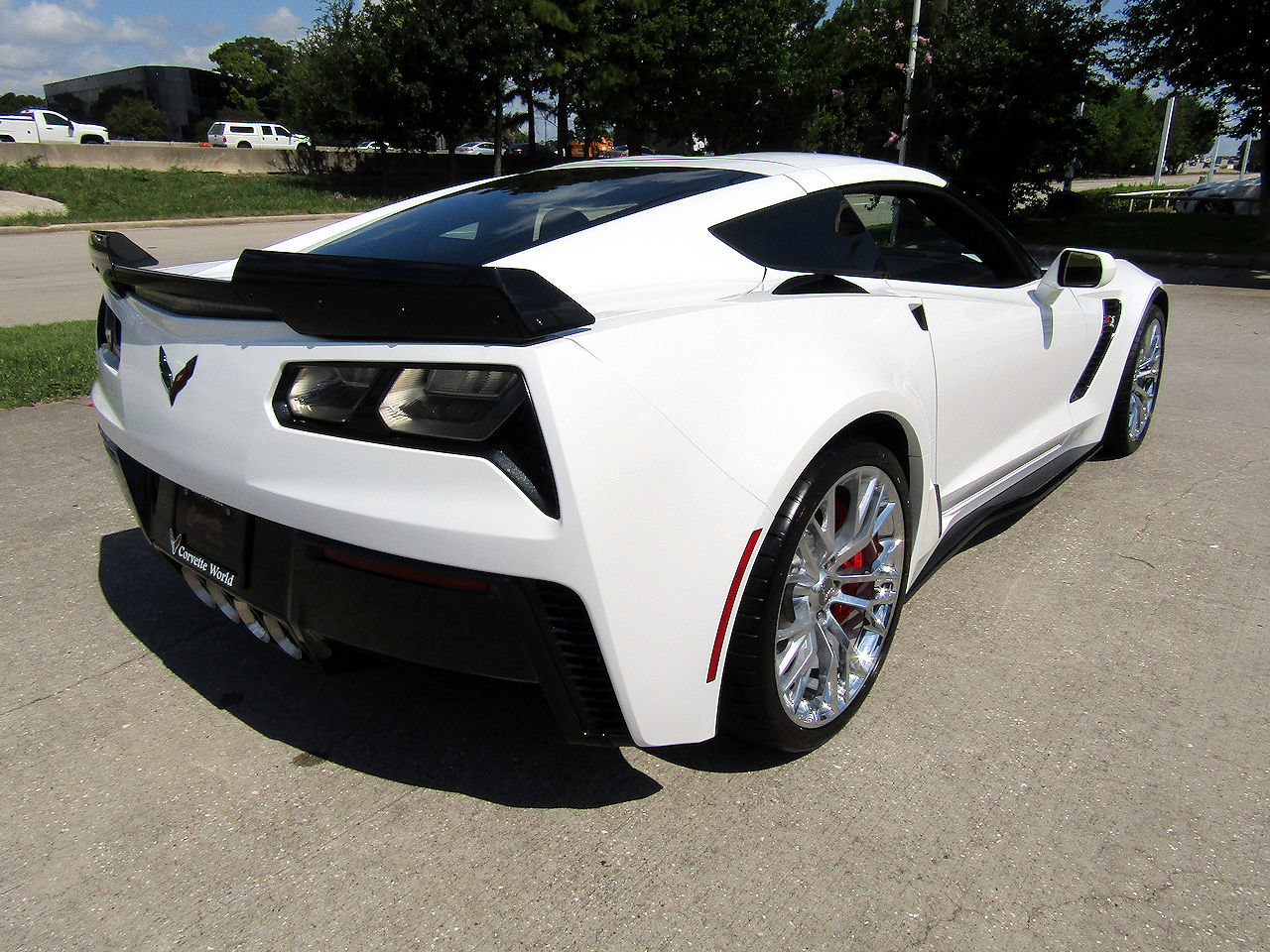 Used 2016 Chevrolet Corvette Z06 w/ 3LZ Preferred Equipment Group RWD image 5