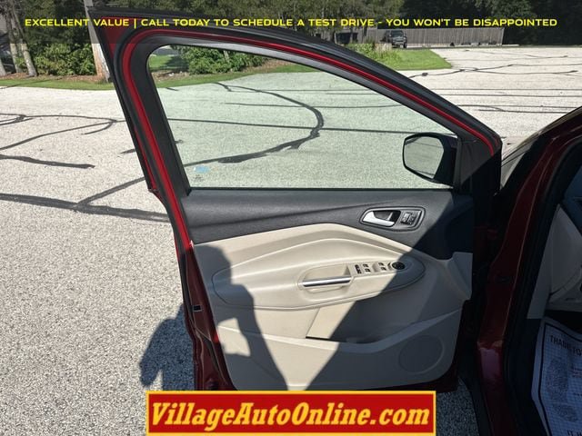 Used 2017 Ford Escape Titanium w/ Equipment Group 301A FWD image 9