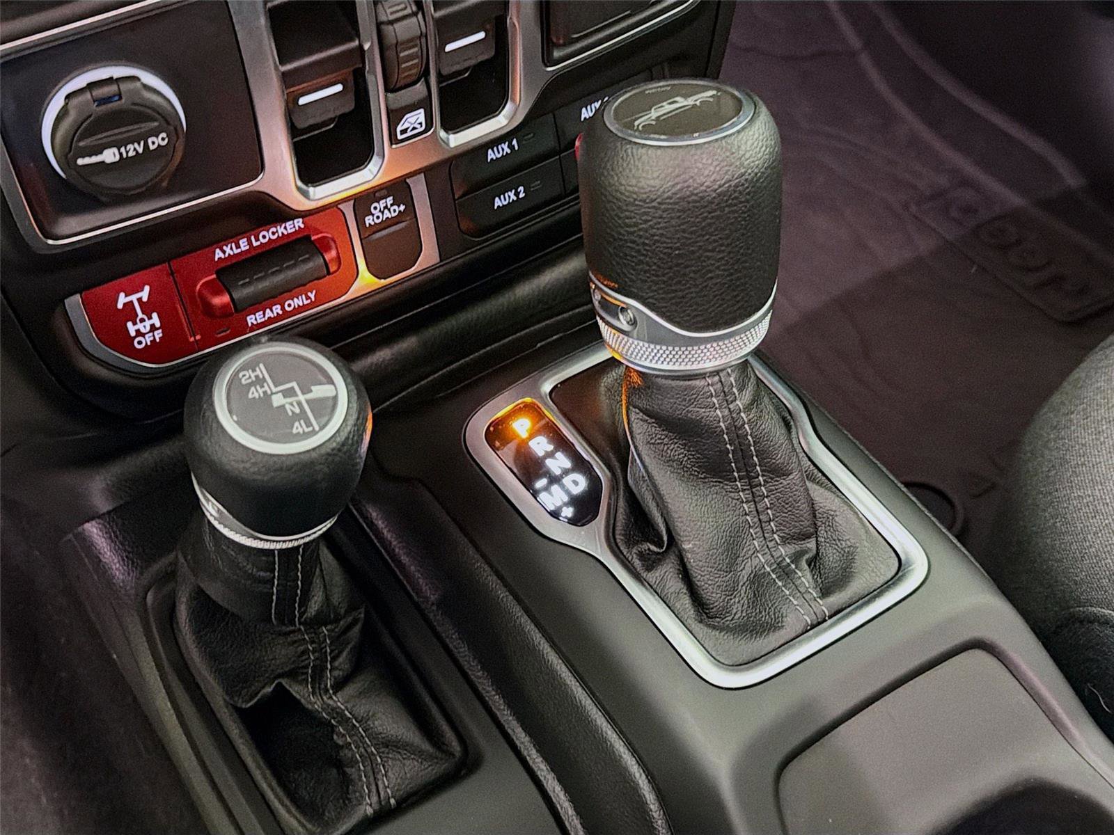 Used 2025 Jeep Gladiator Willys image 17
