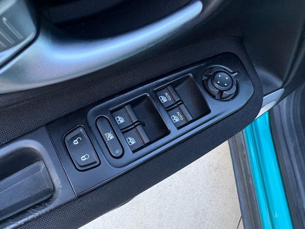 Used 2020 Jeep Renegade Latitude FWD image 11
