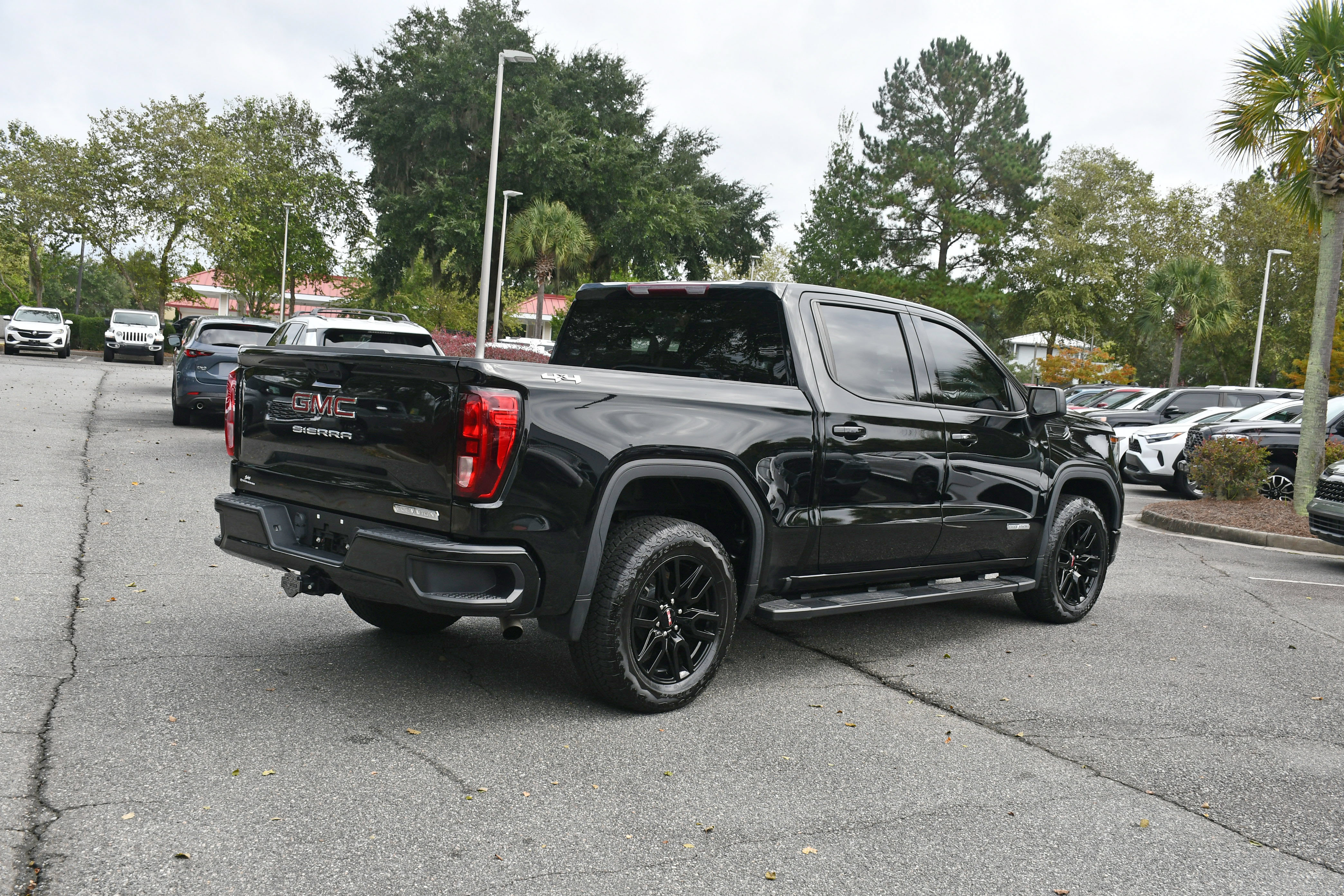 Used 2023 GMC Sierra 1500 Elevation AWD/4WD image 4