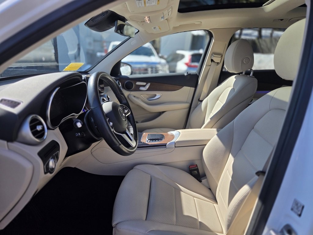 Used 2022 Mercedes-Benz GLC 300 4MATIC w/ Premium Package Lite image 19
