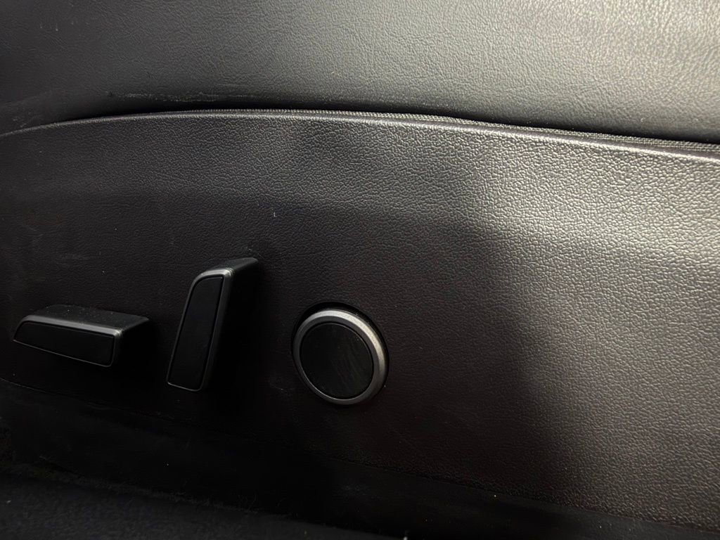 Used 2023 Tesla Model 3 Standard Range image 23