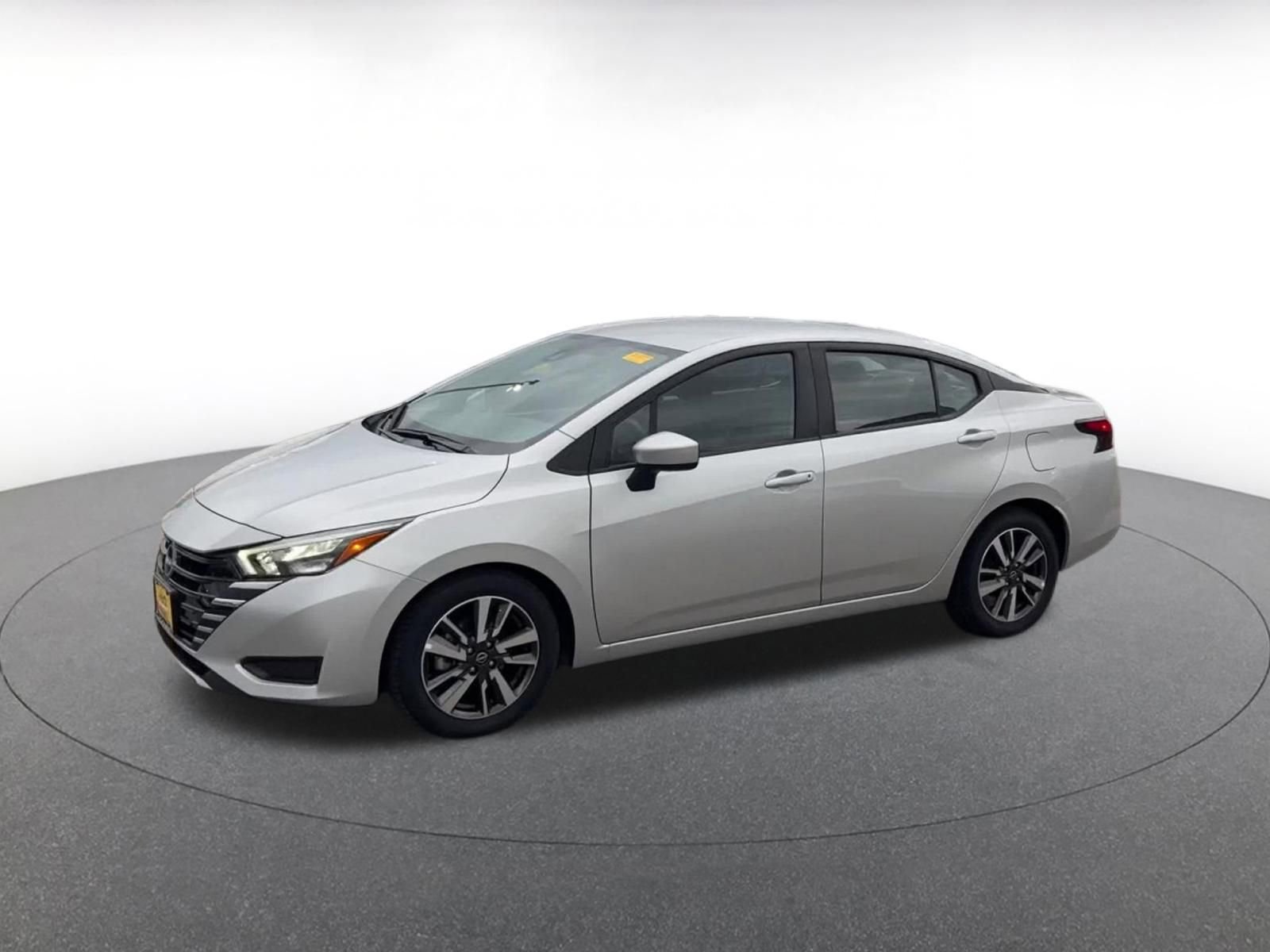 Used 2025 Nissan Versa SV FWD image 8