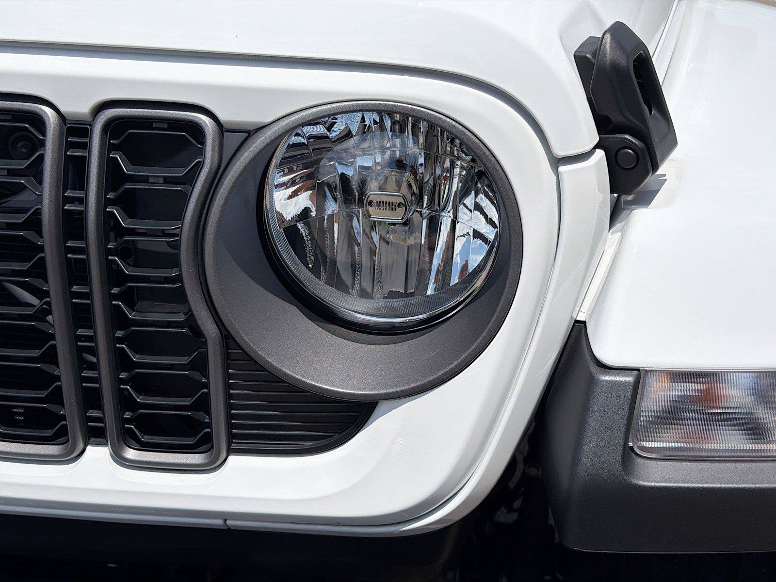 New 2026 Jeep Gladiator Sport AWD/4WD image 10