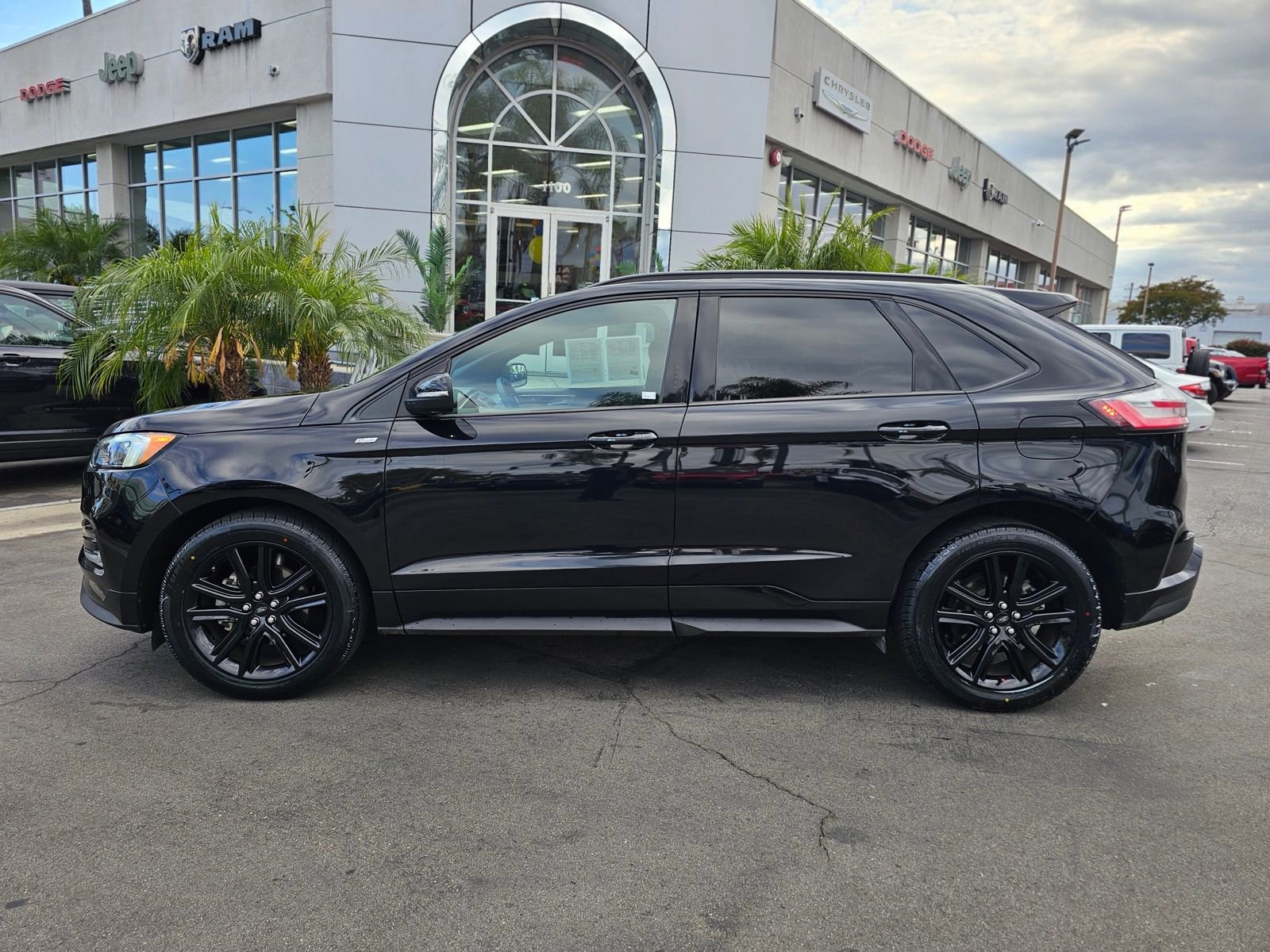Used 2020 Ford Edge ST-Line FWD image 4