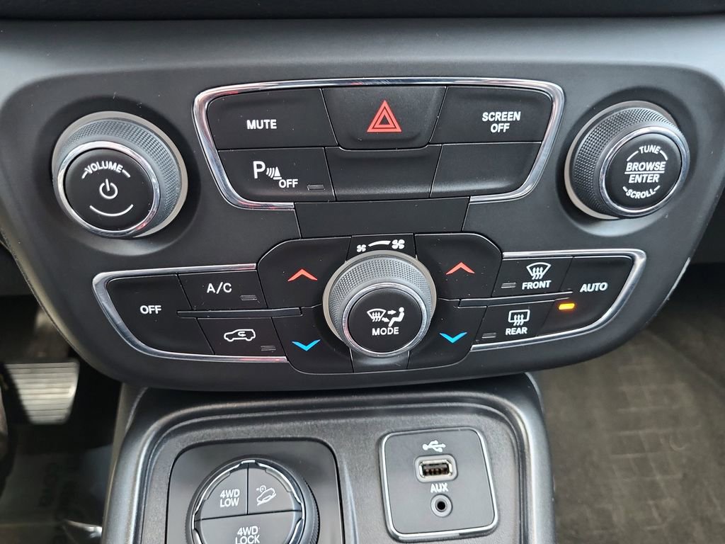 Used 2017 Jeep Compass Trailhawk w/ Leather Interior Group AWD/4WD image 20