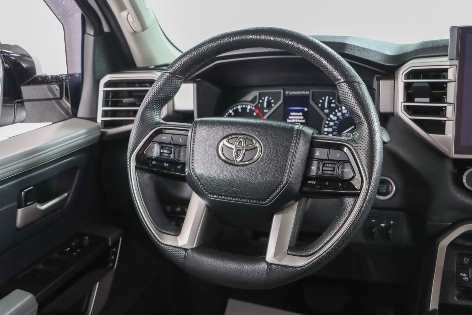 Used 2023 Toyota Tundra Limited w/ Power Package AWD/4WD image 12