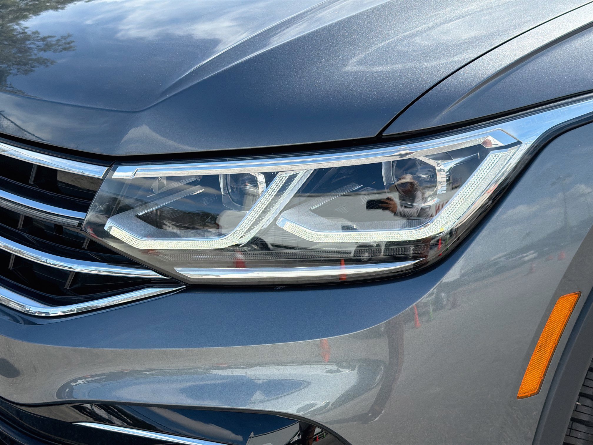 Used 2024 Volkswagen Tiguan SEL R-Line AWD/4WD image 9