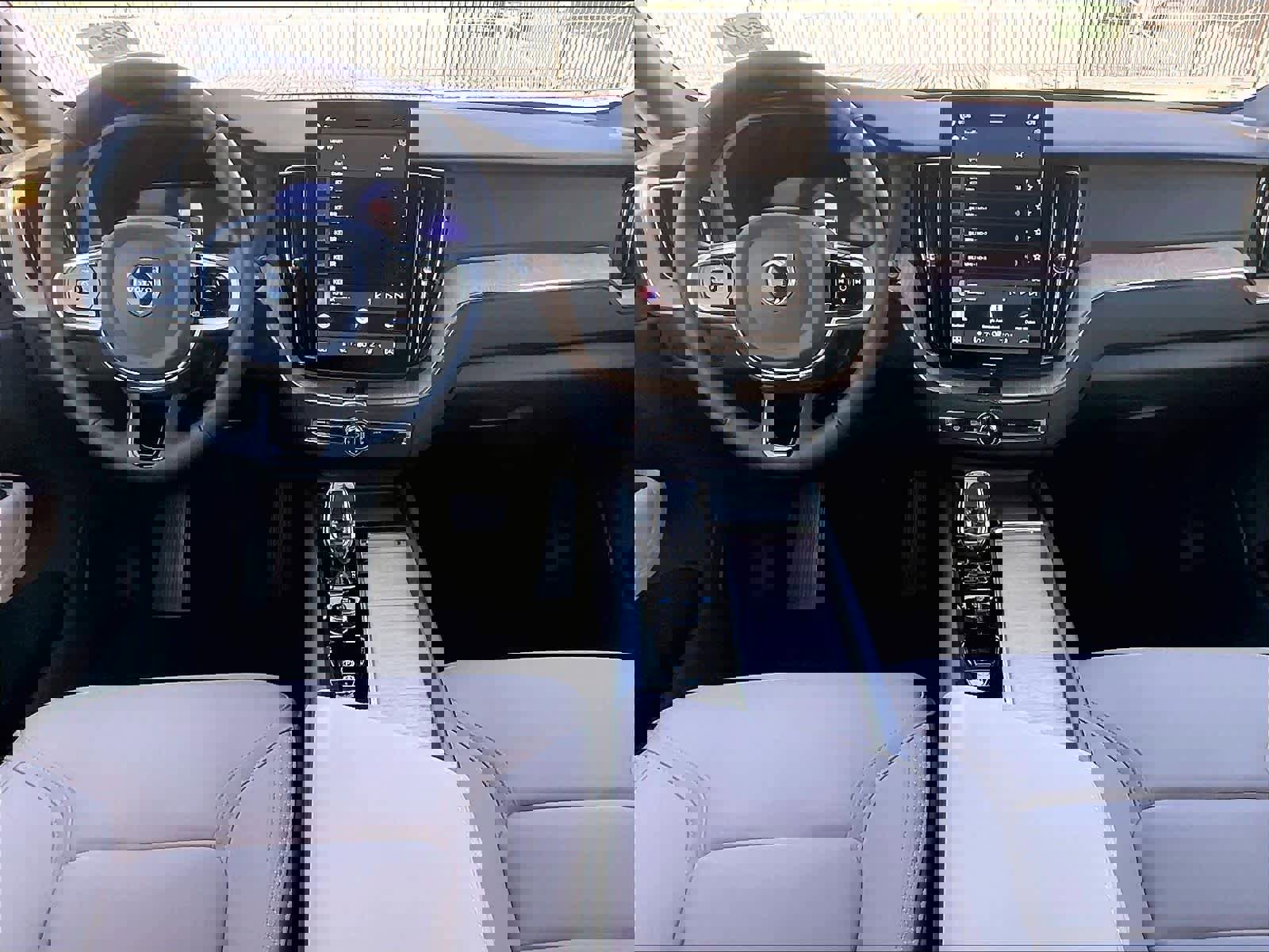 New 2026 Volvo XC60 B5 Plus w/ Protection Package Premier image 7