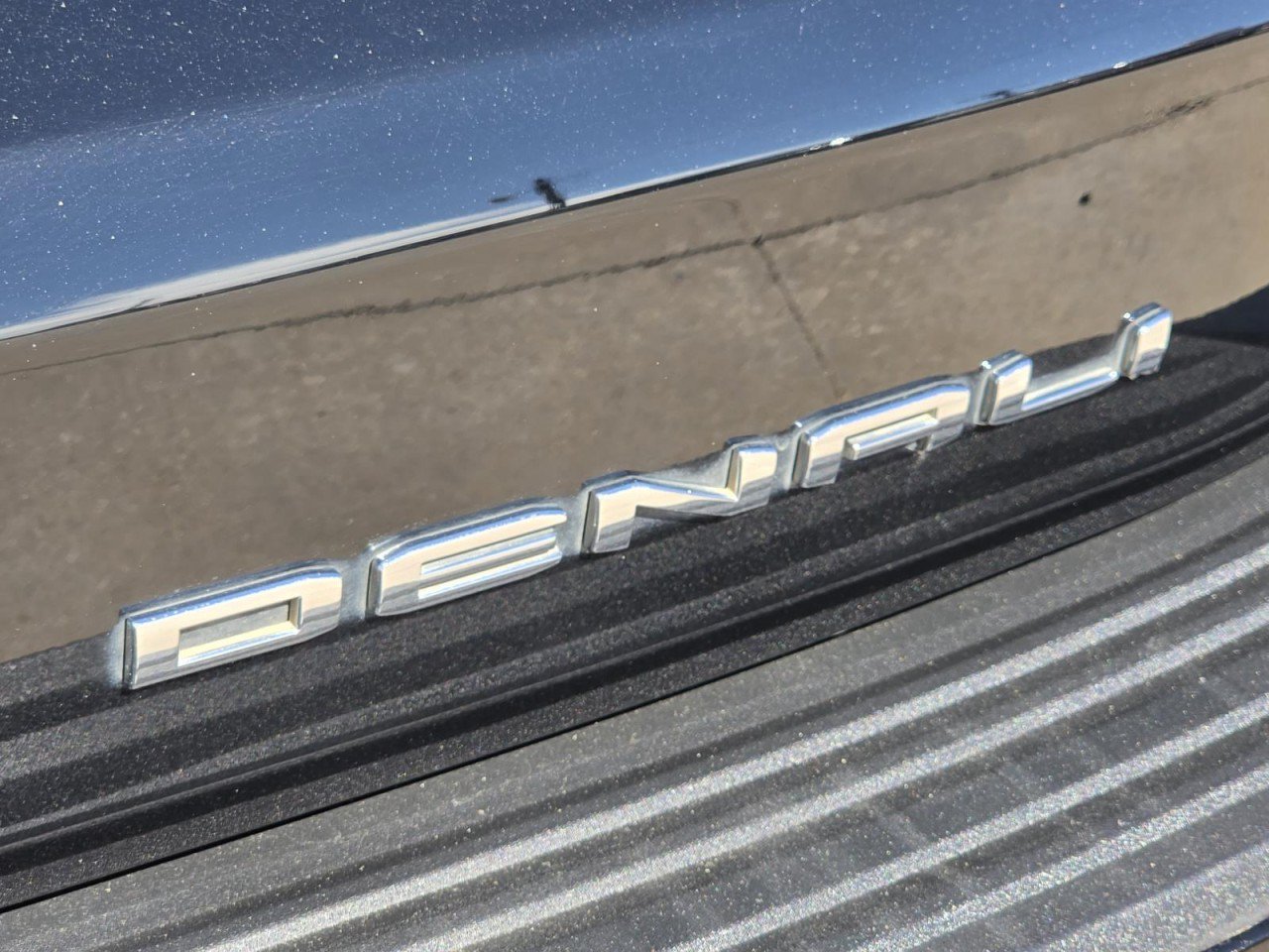 Certified 2023 GMC Yukon Denali Ultimate AWD/4WD image 8