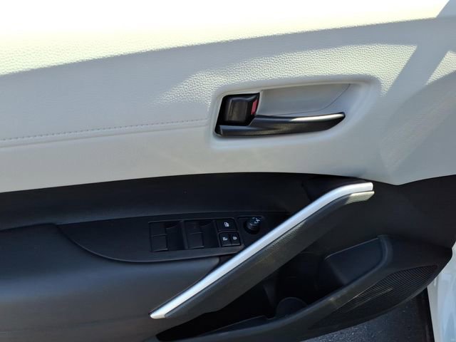 Used 2025 Toyota Corolla Cross L image 12