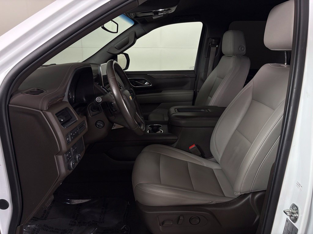 Used 2021 Chevrolet Suburban LT w/ Luxury Package AWD/4WD image 17