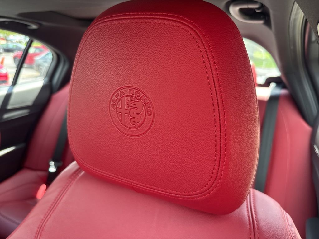 Used 2023 Alfa Romeo Giulia Veloce image 32