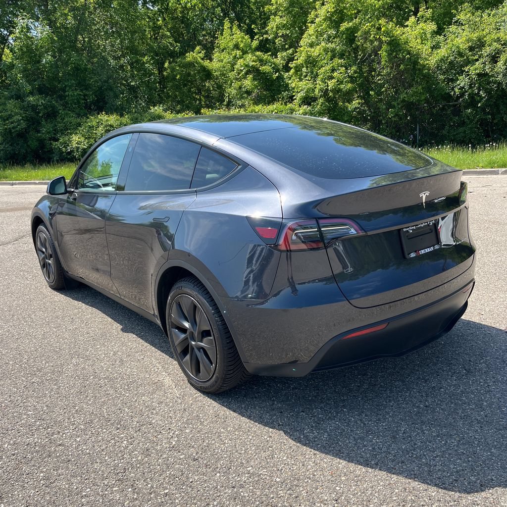 Used 2025 Tesla Model Y Long Range AWD/4WD image 2