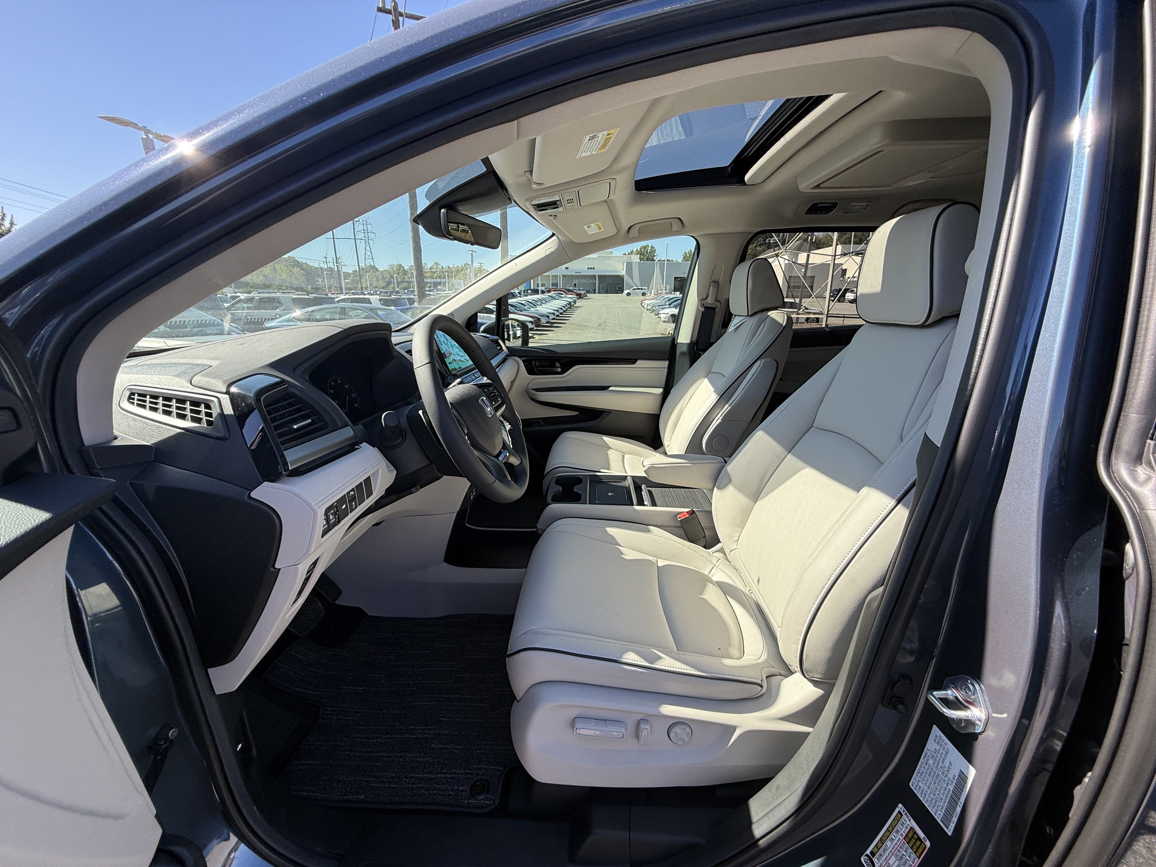 New 2027 Honda Odyssey Touring image 16