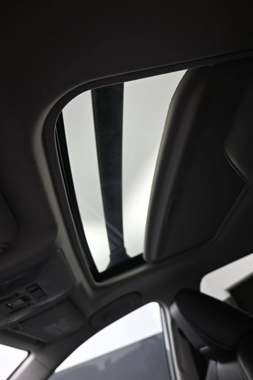 Certified 2020 Toyota RAV4 XLE Premium AWD/4WD image 18