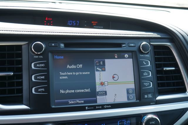 Used 2018 Toyota Highlander SE AWD/4WD image 22