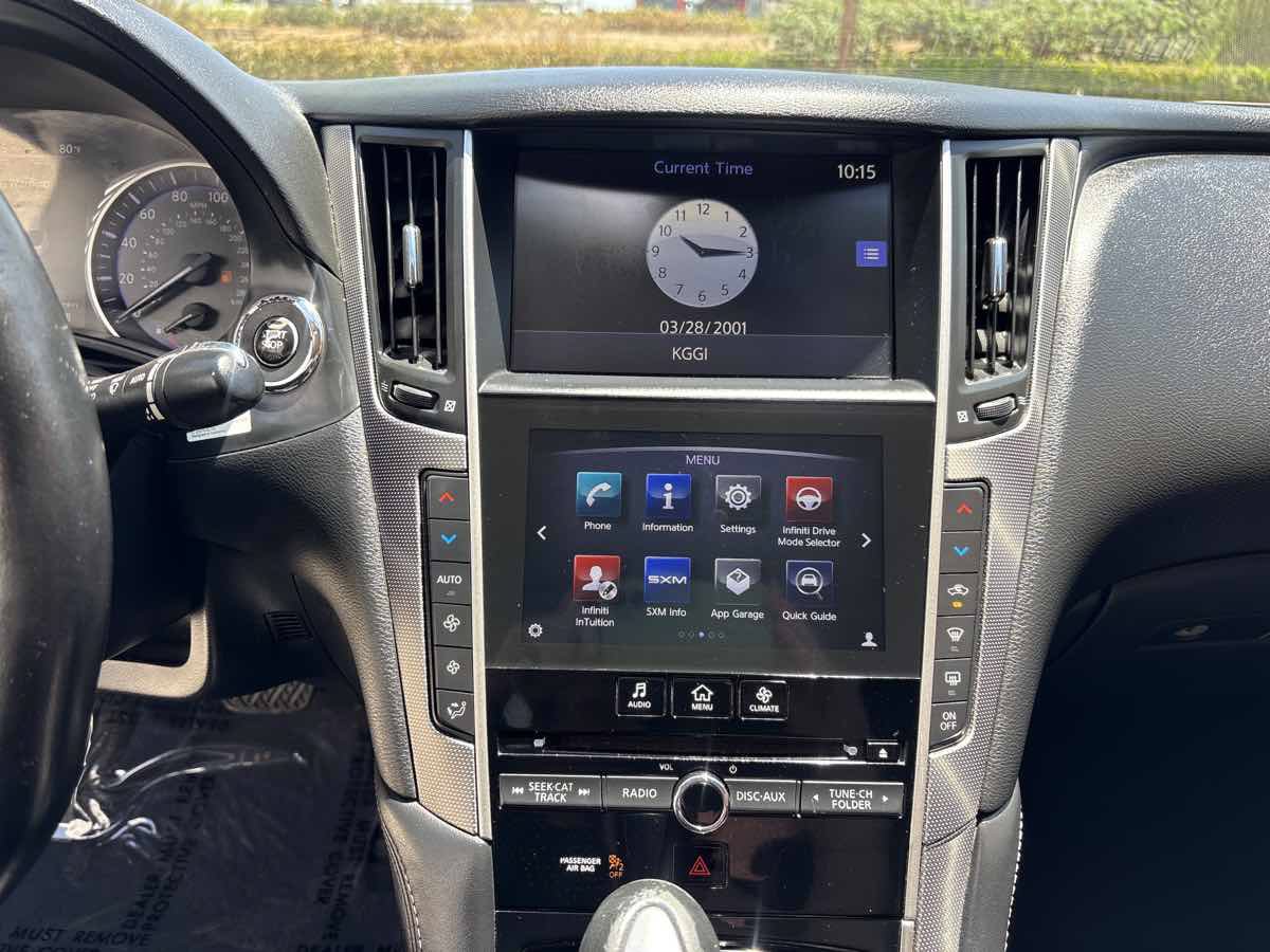 Used 2017 INFINITI Q50 2.0t w/ Moonroof Package RWD image 24