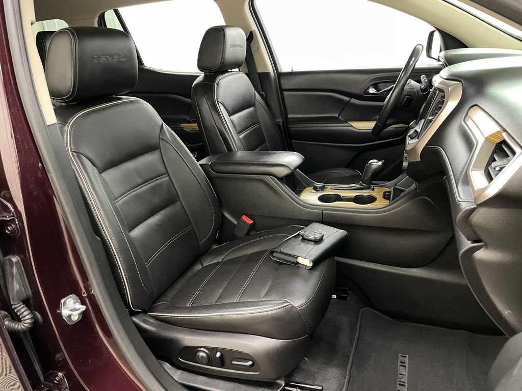 Used 2017 GMC Acadia Denali w/ Technology Package FWD image 42