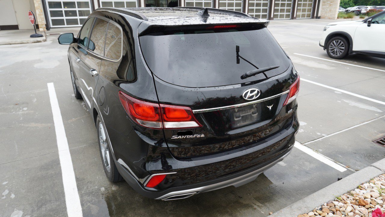 Used 2017 Hyundai Santa Fe FWD w/ Cargo Package image 6