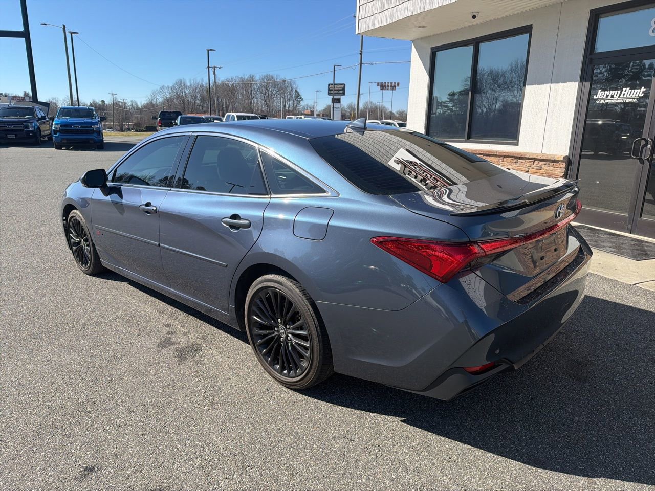 Used 2022 Toyota Avalon Limited image 6