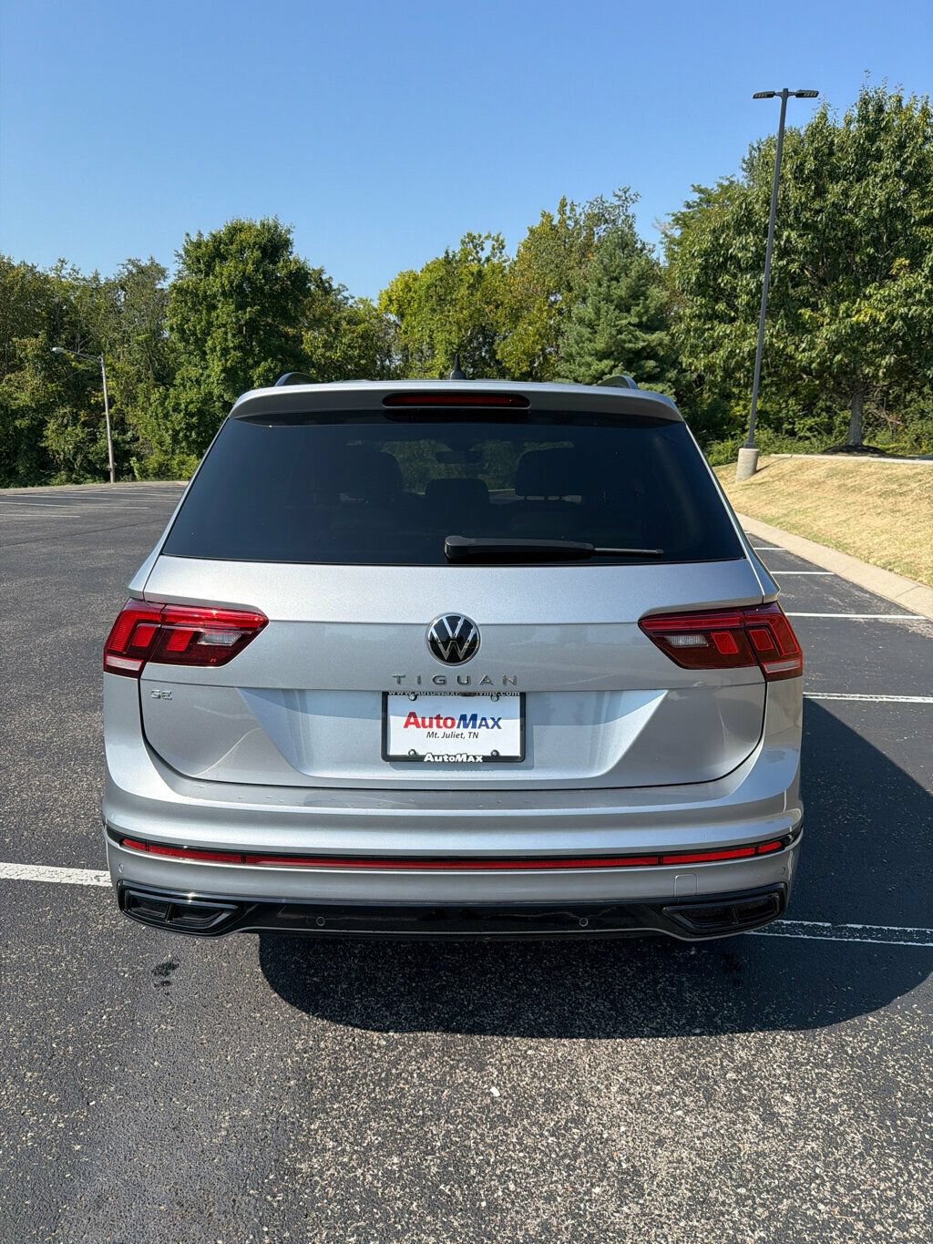 Used 2024 Volkswagen Tiguan SE R-Line FWD image 5