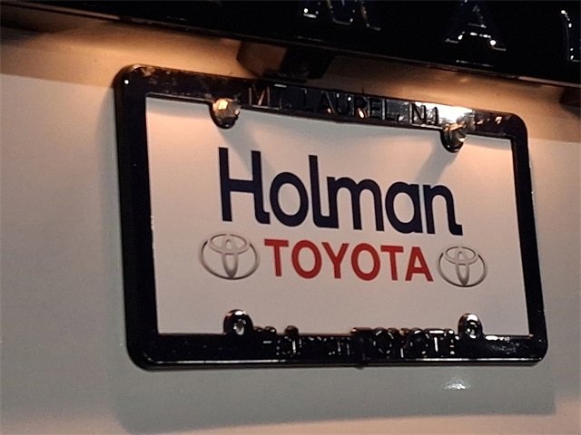 Used 2021 Nissan Armada SV w/ SV Appearance Package image 31