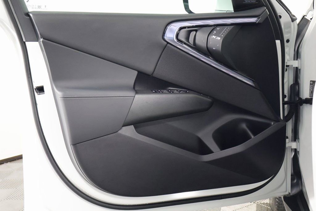 Used 2025 BMW X3 xDrive30i w/ Premium Package image 12