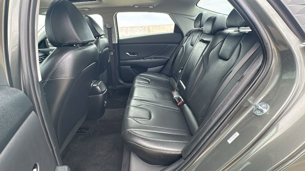 Used 2025 Hyundai Elantra Limited FWD image 33