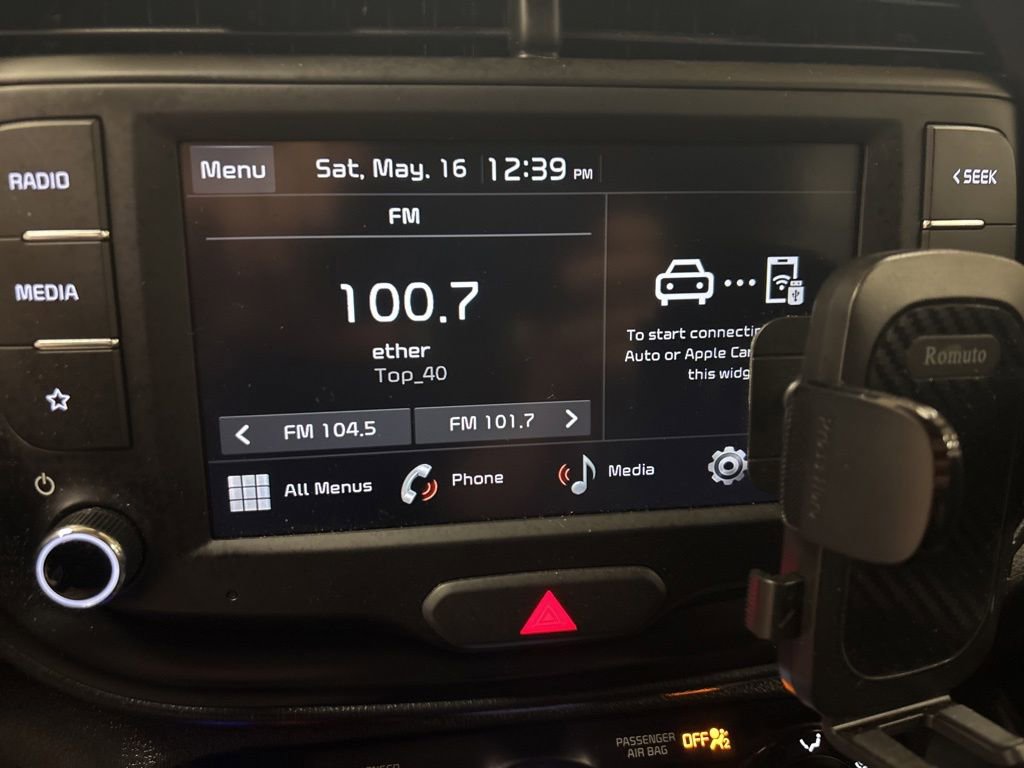 Used 2025 Kia Soul LX FWD image 10