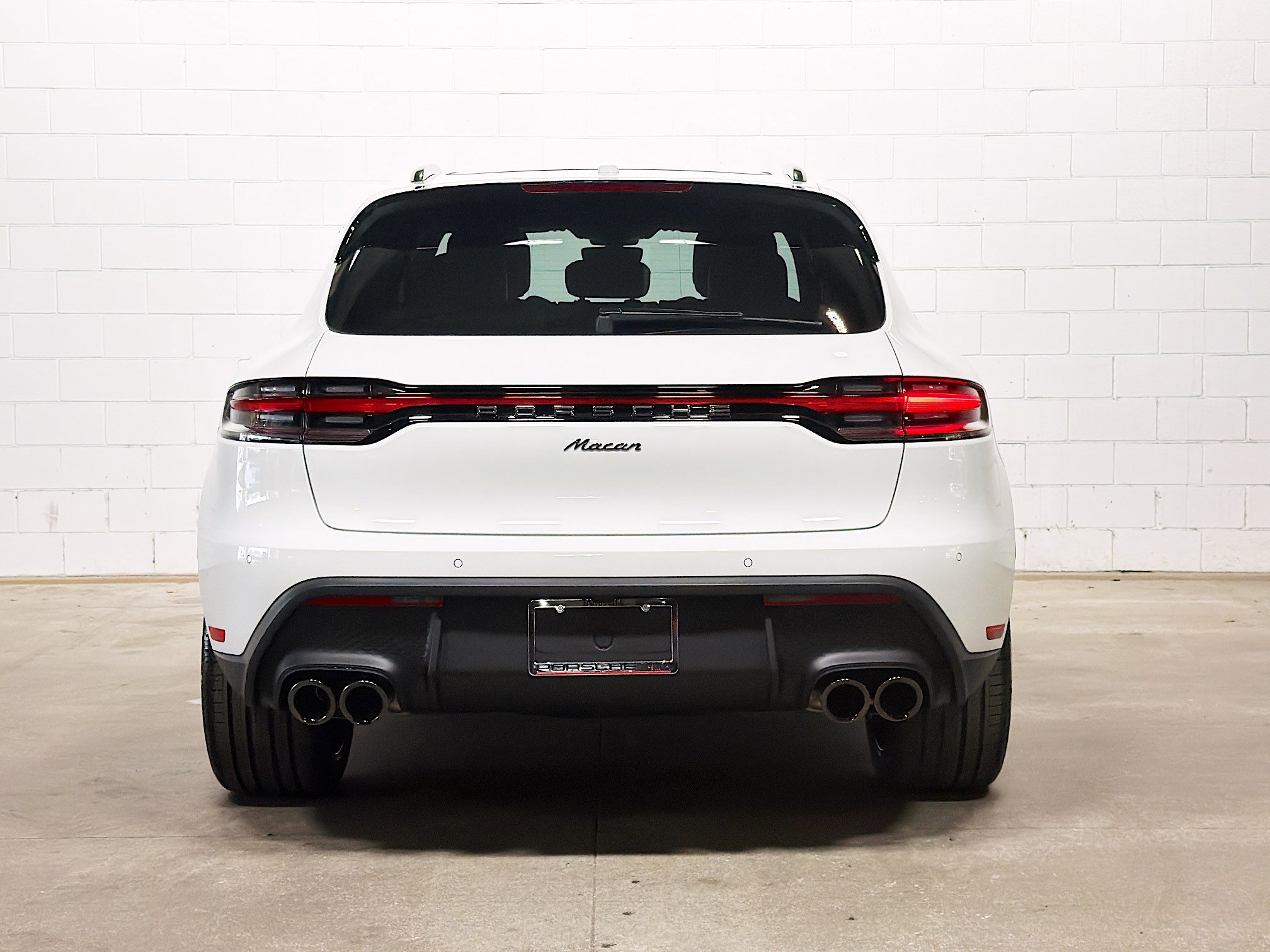 Certified 2026 Porsche Macan AWD/4WD image 8