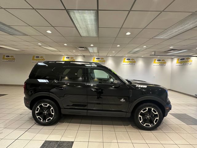 Used 2023 Ford Bronco Sport Outer Banks w/ Tech Package AWD/4WD image 3