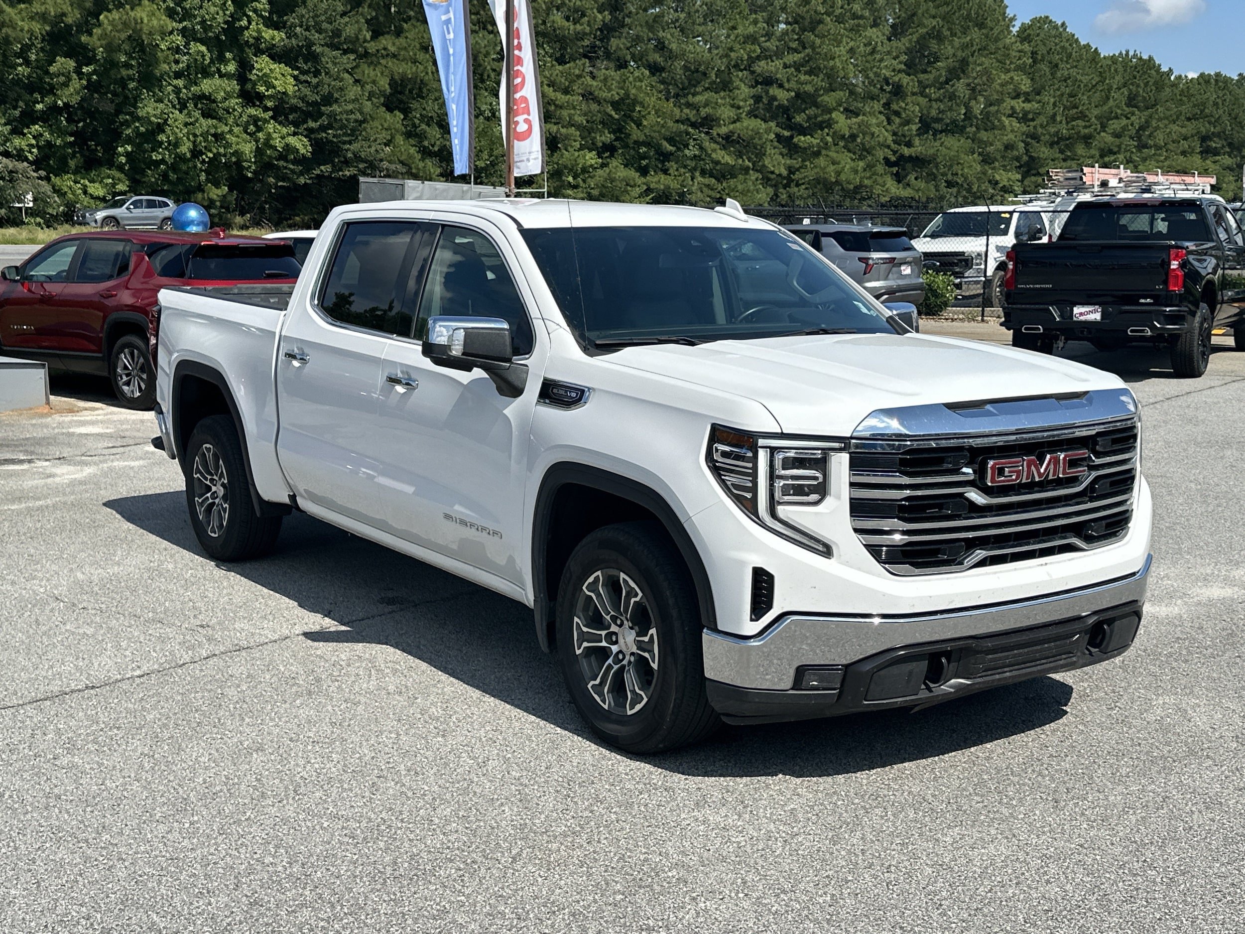 Used 2025 GMC Sierra 1500 SLT RWD image 38