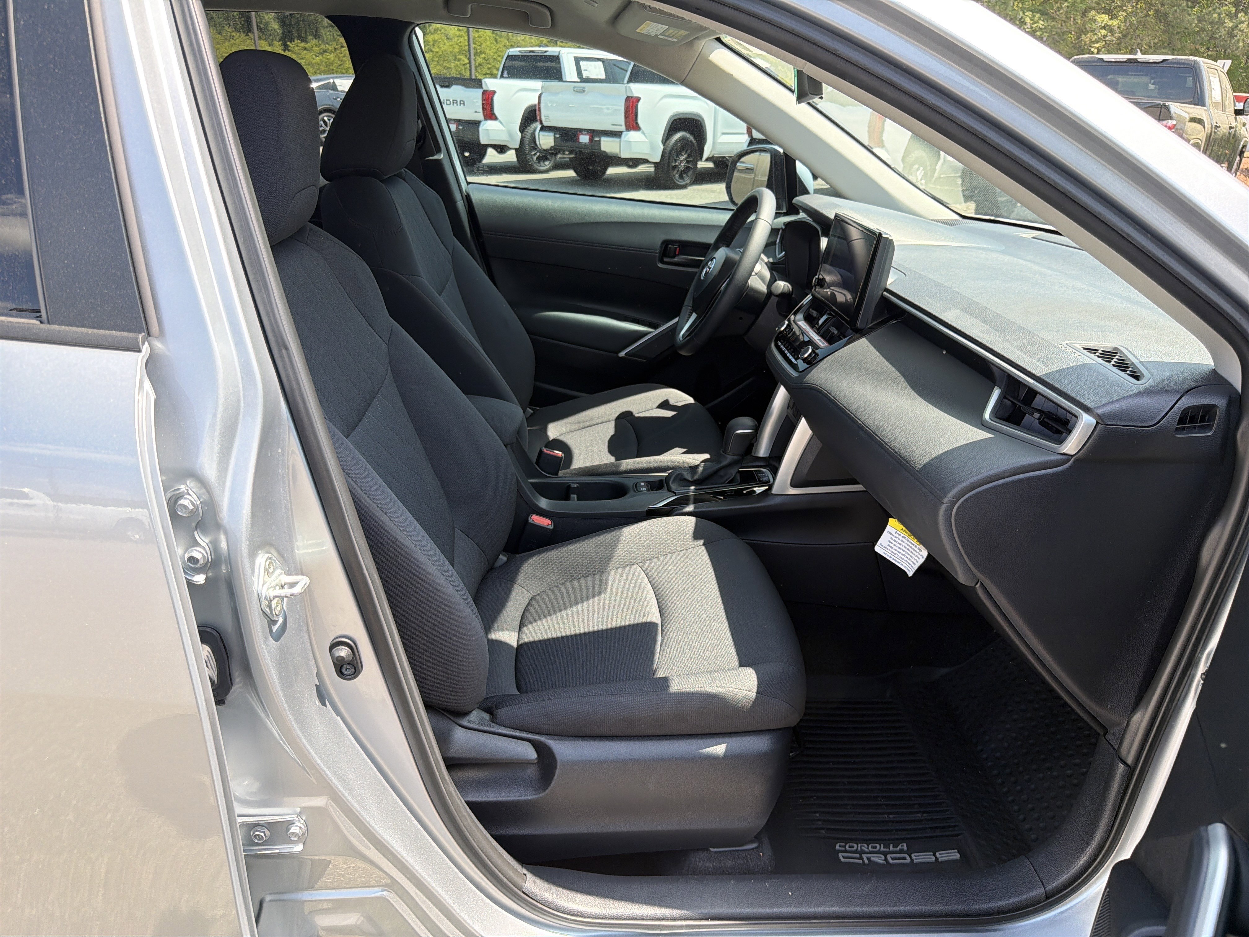 Certified 2024 Toyota Corolla Cross LE image 24