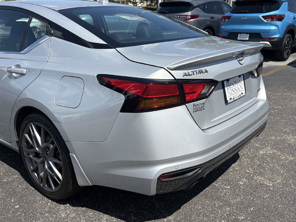 Used 2024 Nissan Altima 2.0 SR FWD image 12