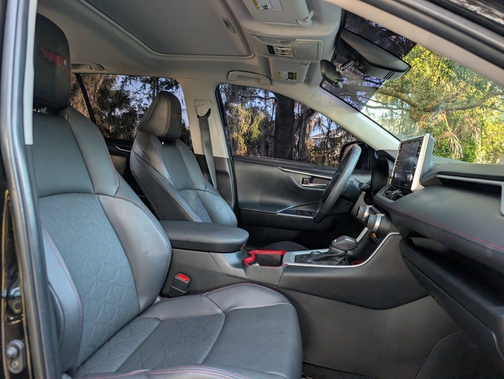 Used 2022 Toyota RAV4 TRD Off-Road image 17