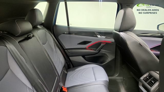 Used 2025 Volkswagen Tiguan SE R-Line FWD image 44