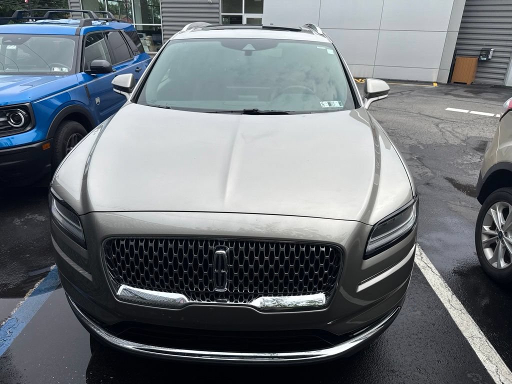 Used 2023 Lincoln Nautilus Reserve AWD/4WD image 2