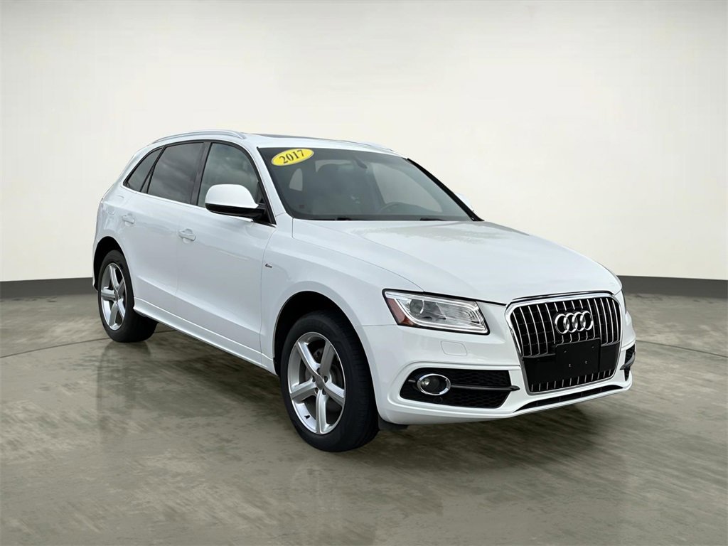 Used 2017 Audi Q5 2.0T Premium Plus w/ Technology Package image 12