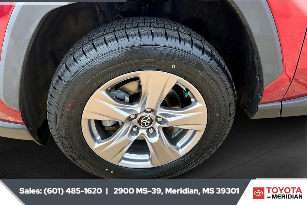 Used 2022 Toyota RAV4 XLE image 7