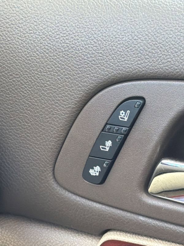 Used 2013 Chevrolet Suburban LTZ AWD/4WD image 21